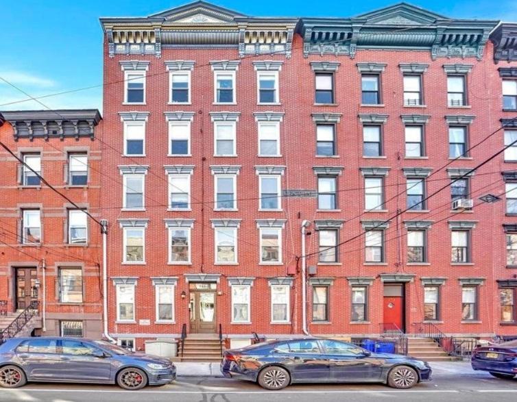 شقة Funky & Colorful Urban Getaway, 20 Minutes To Nyc هوبوكين المظهر الخارجي الصورة